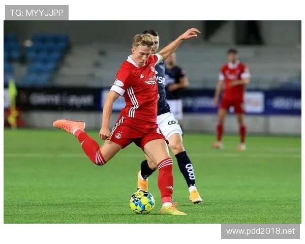 阿贾克斯关键战表现问题凸显，对竞争格局带来影响